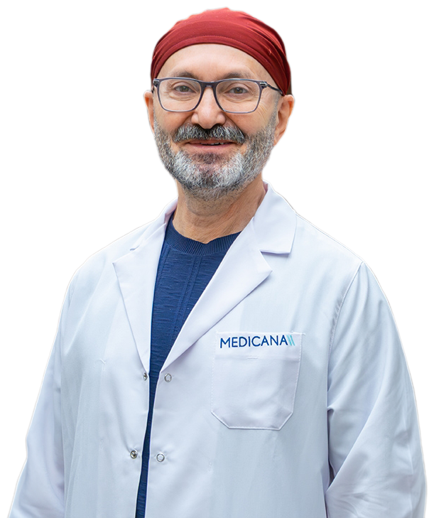 Prof. Dr. Bülent Duran, Medicana önlüğüyle